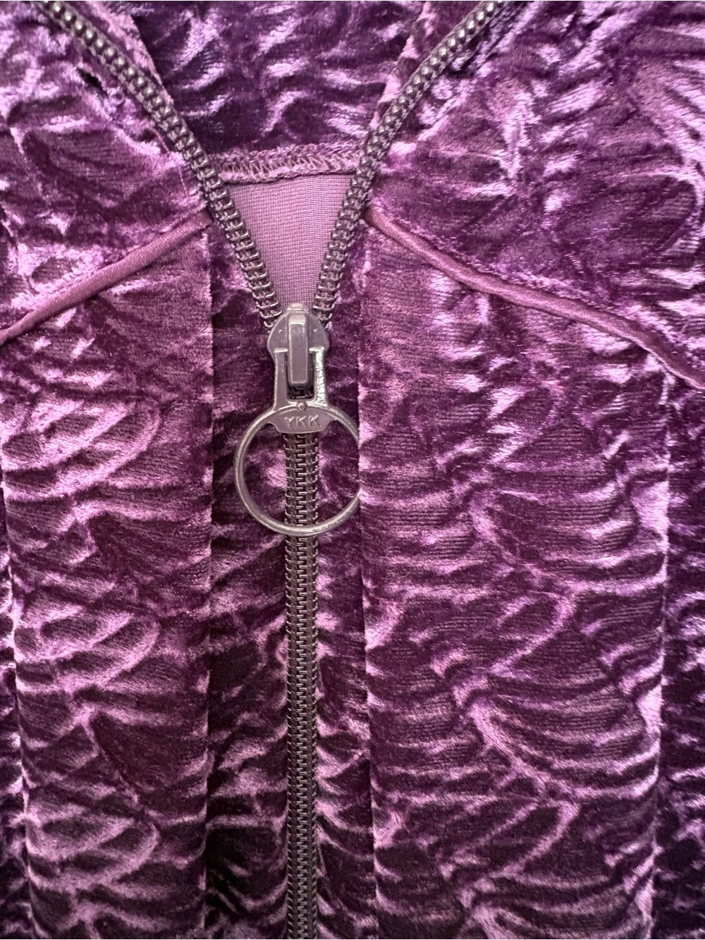 Cabernet Purple Patterned Robe with Zip Front - Picture 4 of 7